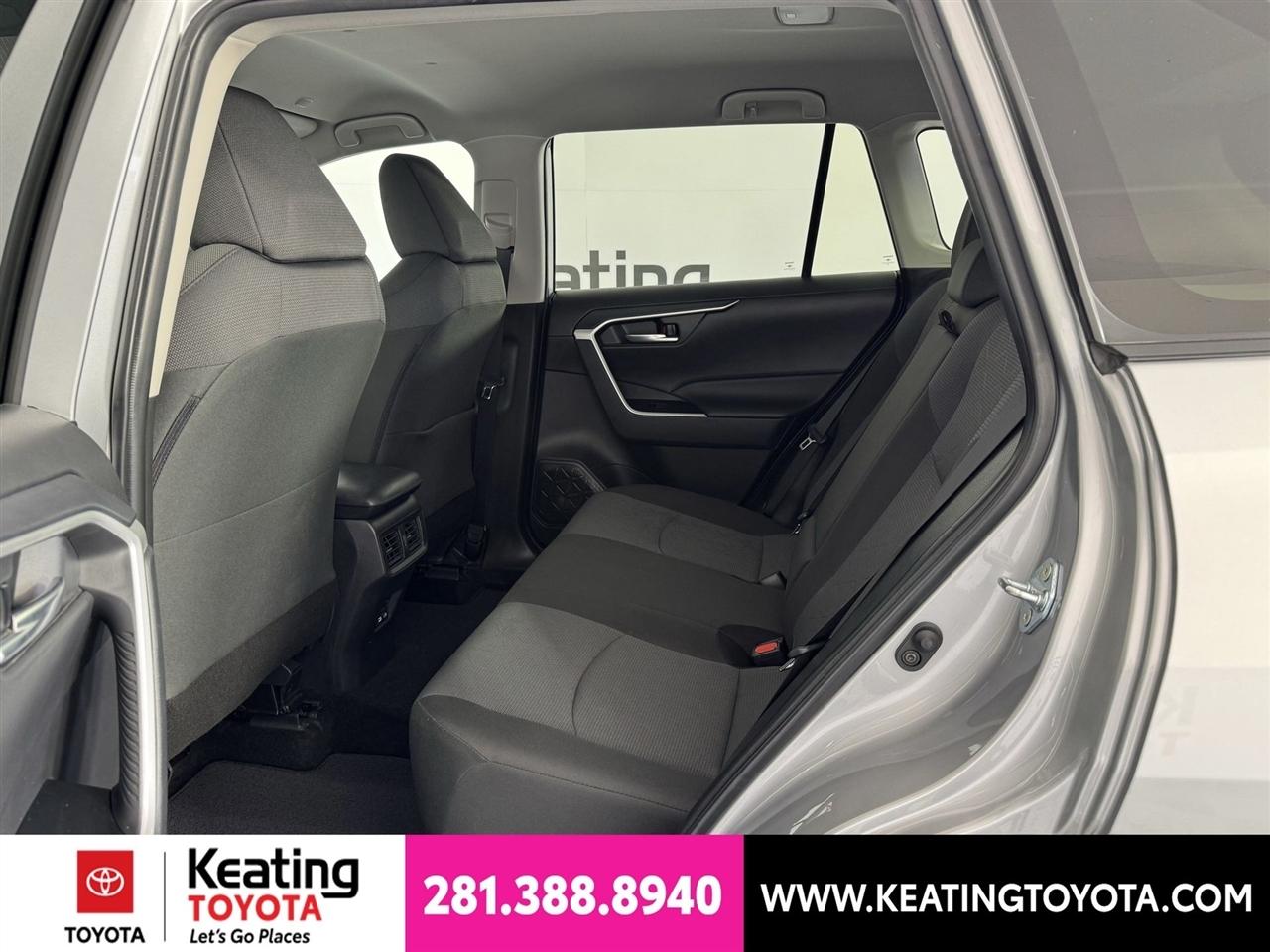 Toyota RAV4 XLE AWD 2025