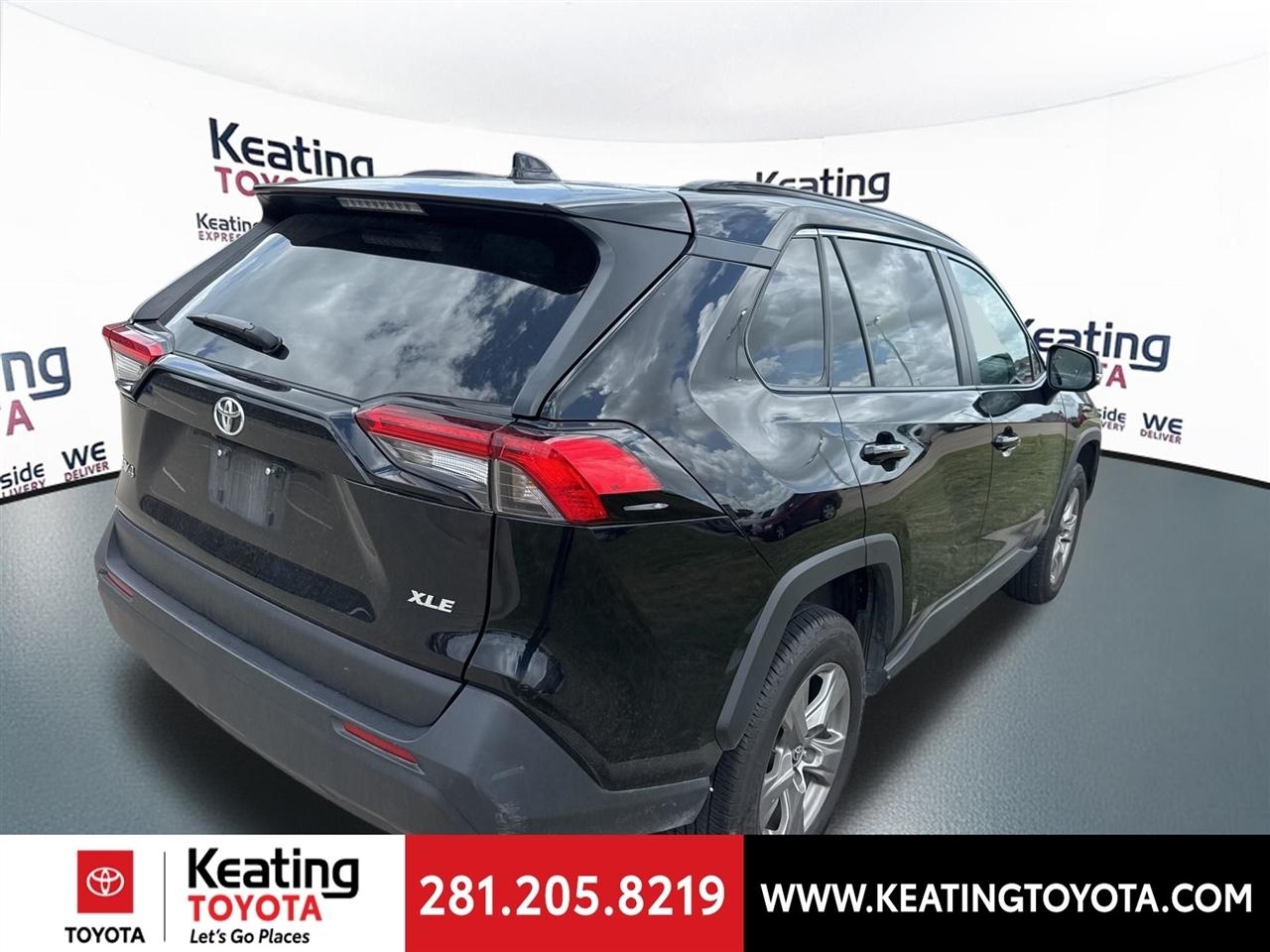 Toyota RAV4 XLE 2025