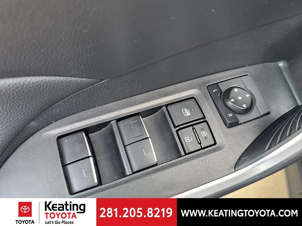 Toyota RAV4 XLE 2025