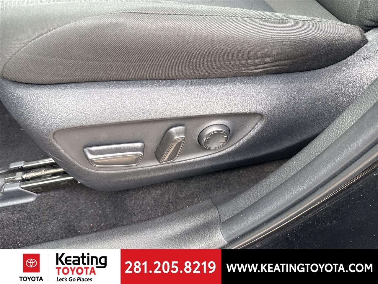 Toyota RAV4 XLE 2025