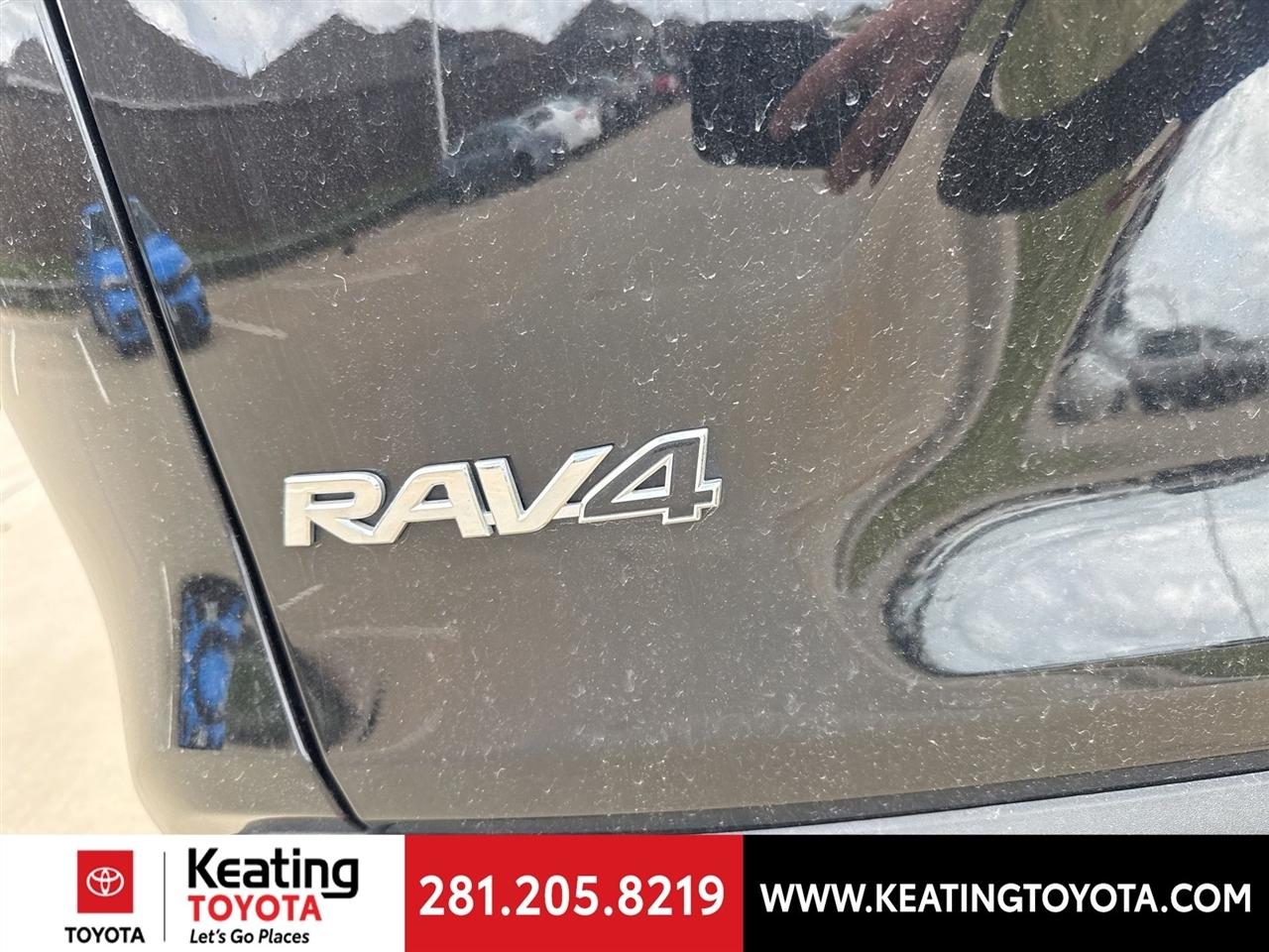 Toyota RAV4 XLE 2025