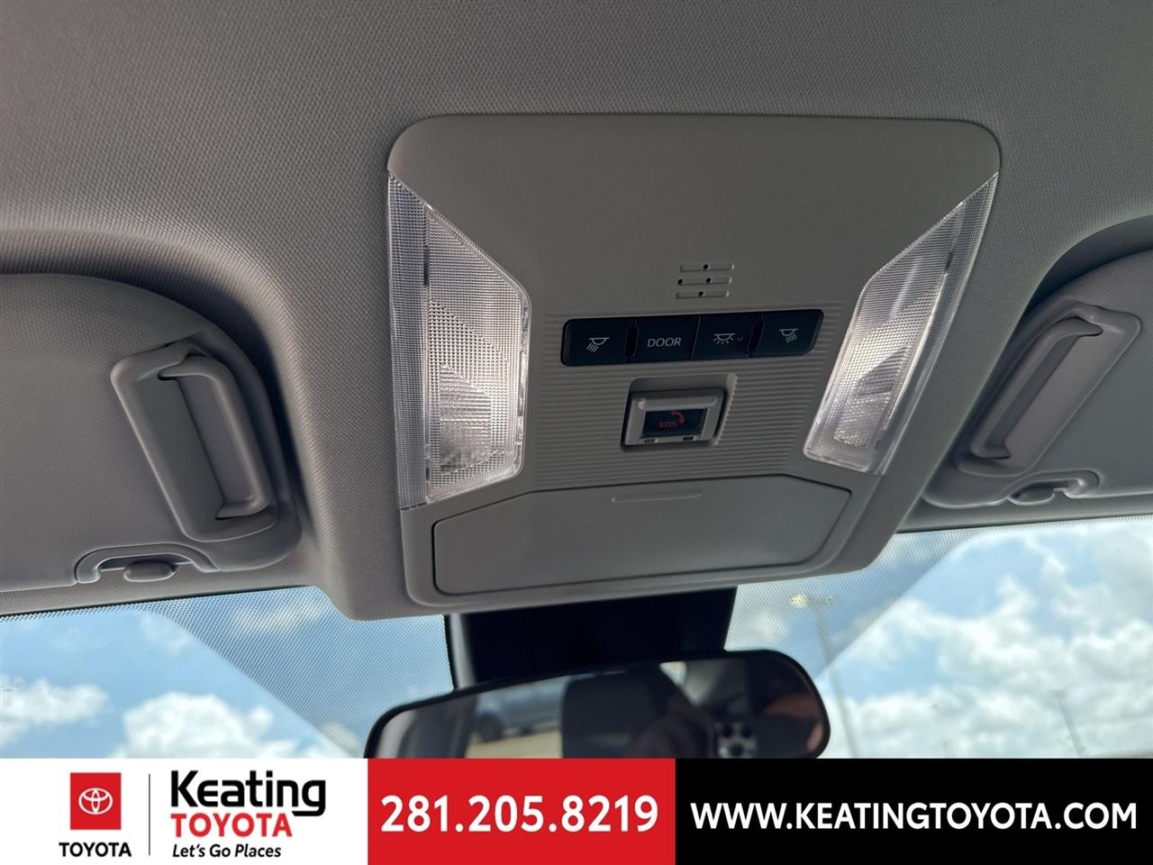 Toyota RAV4 XLE 2025