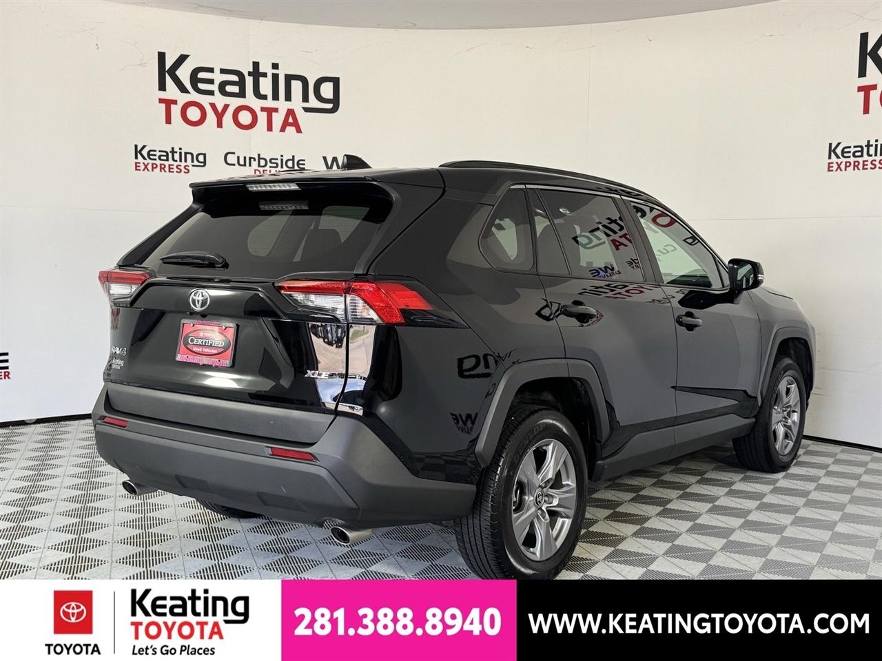 Toyota RAV4 XLE 2025