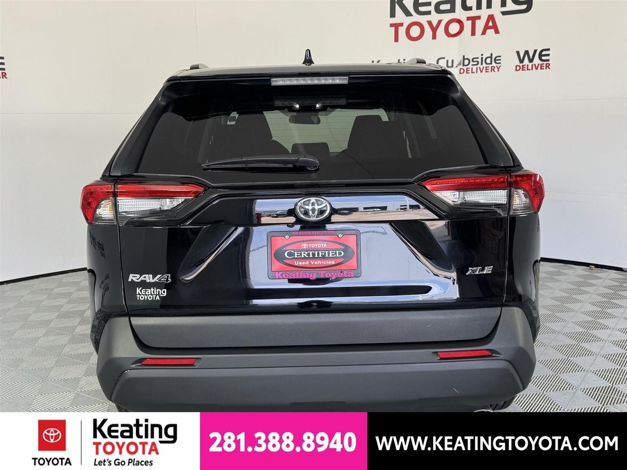 Toyota RAV4 XLE 2025