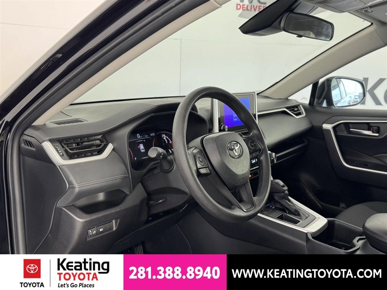 Toyota RAV4 XLE 2025