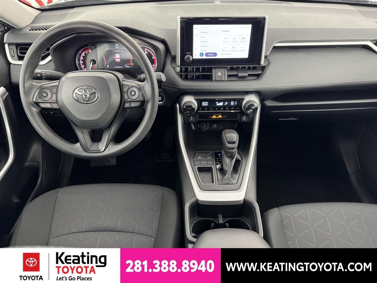 Toyota RAV4 XLE 2025