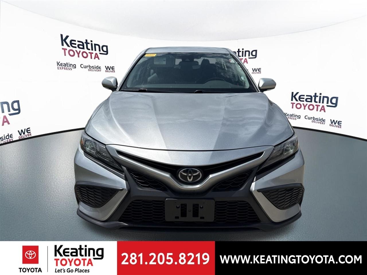 Toyota Camry SE 2024