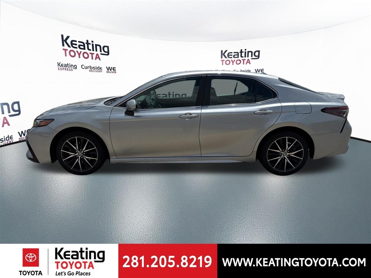 Toyota Camry SE 2024