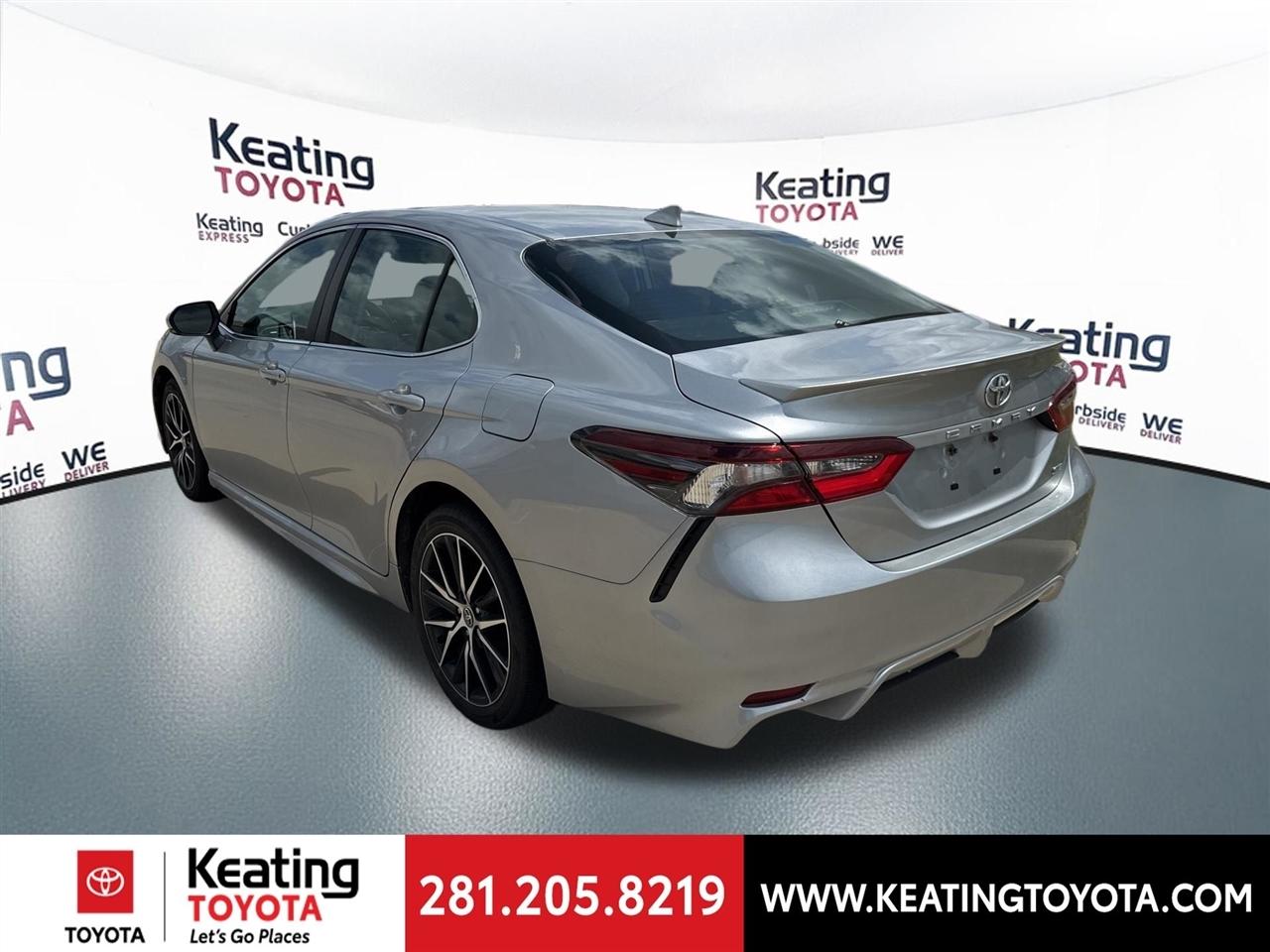 Toyota Camry SE 2024