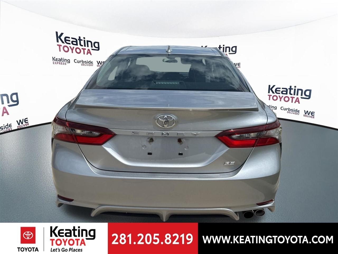 Toyota Camry SE 2024