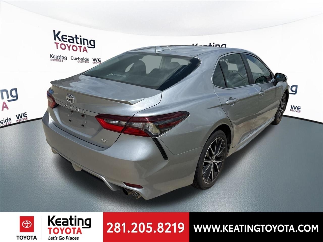 Toyota Camry SE 2024