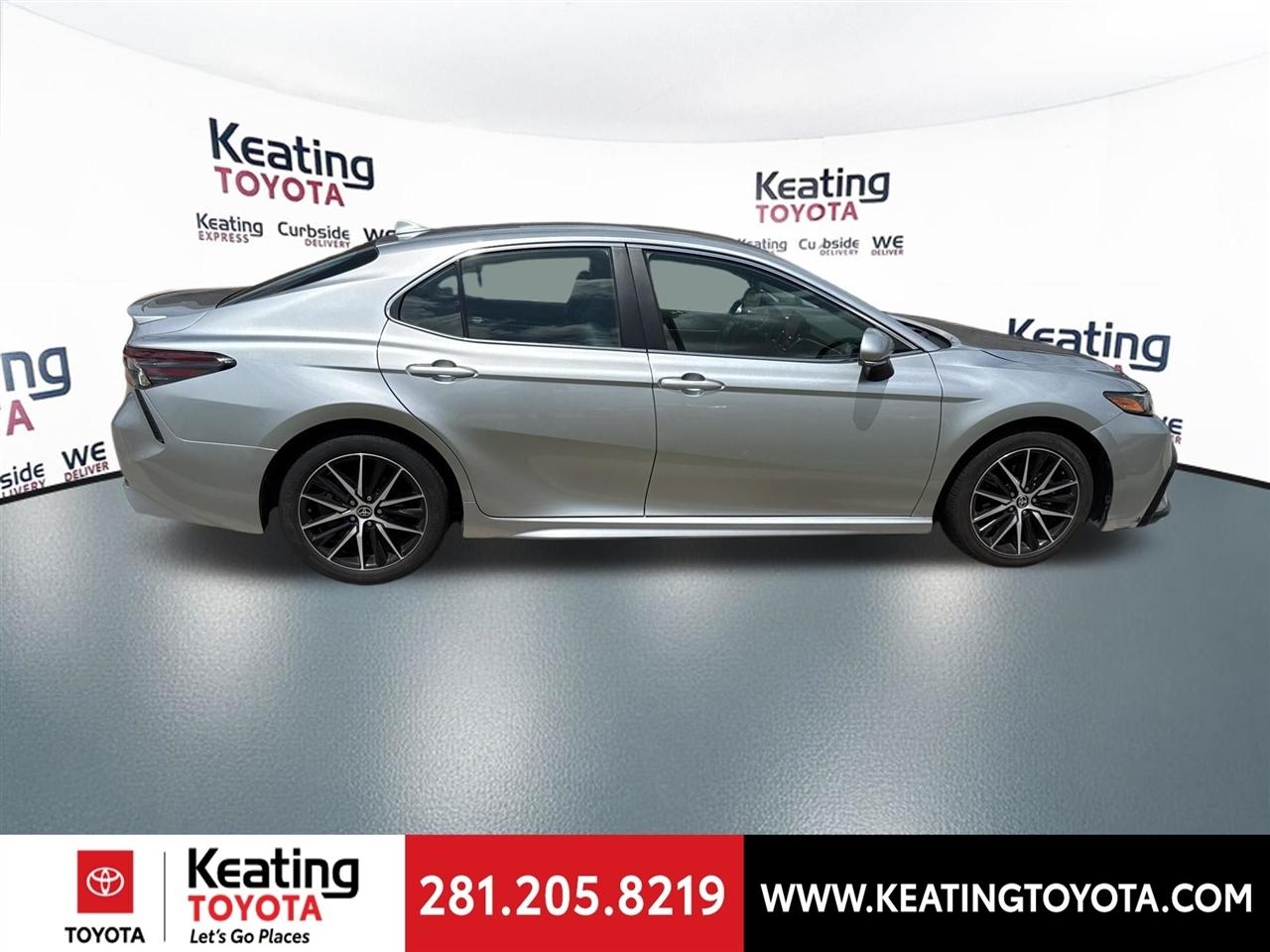 Toyota Camry SE 2024