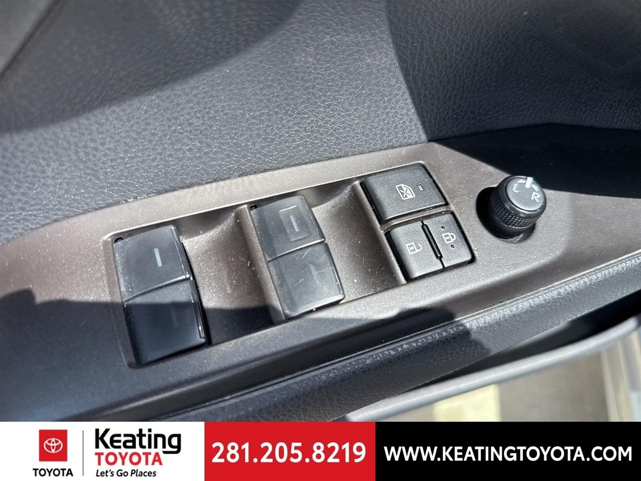 Toyota Camry SE 2024