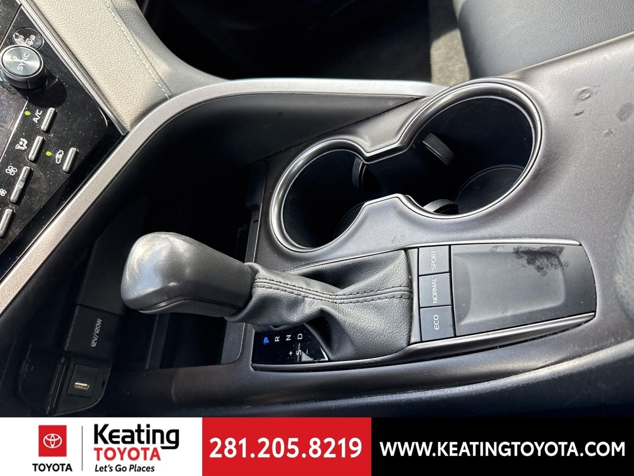 Toyota Camry SE 2024