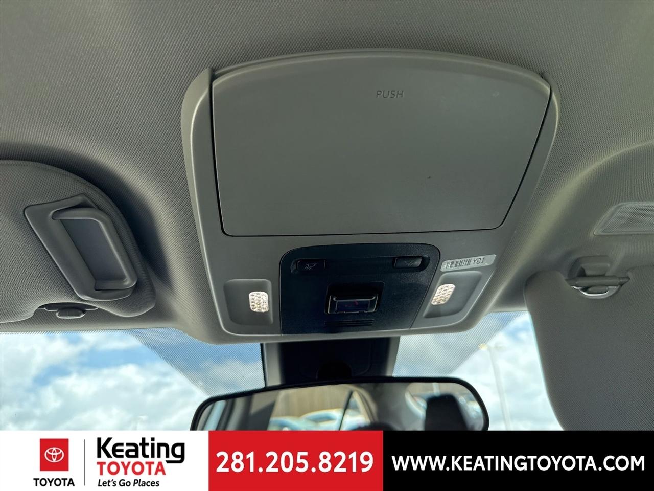 Toyota Camry SE 2024