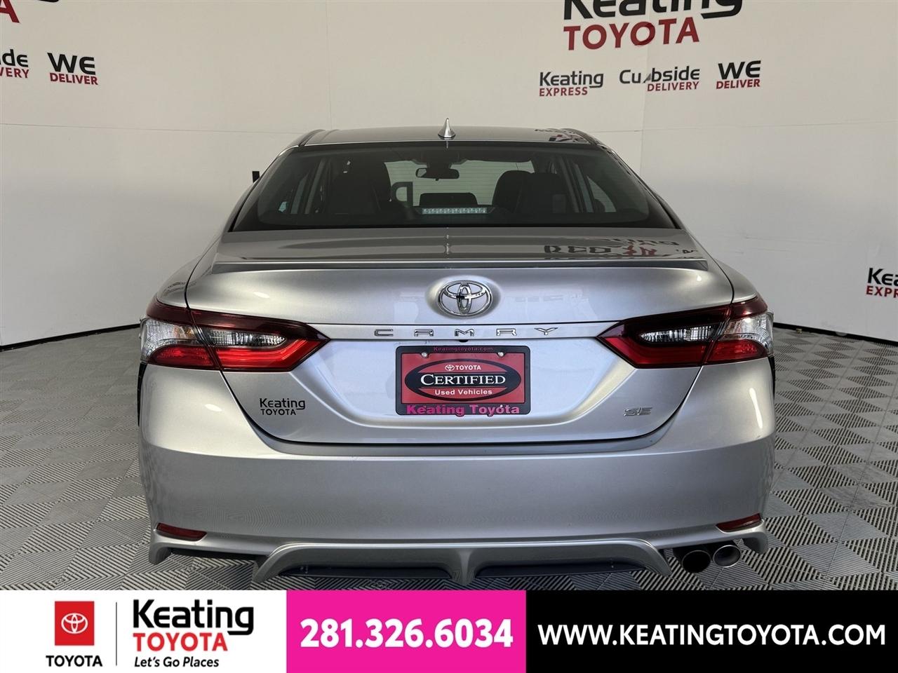 Toyota Camry SE 2024