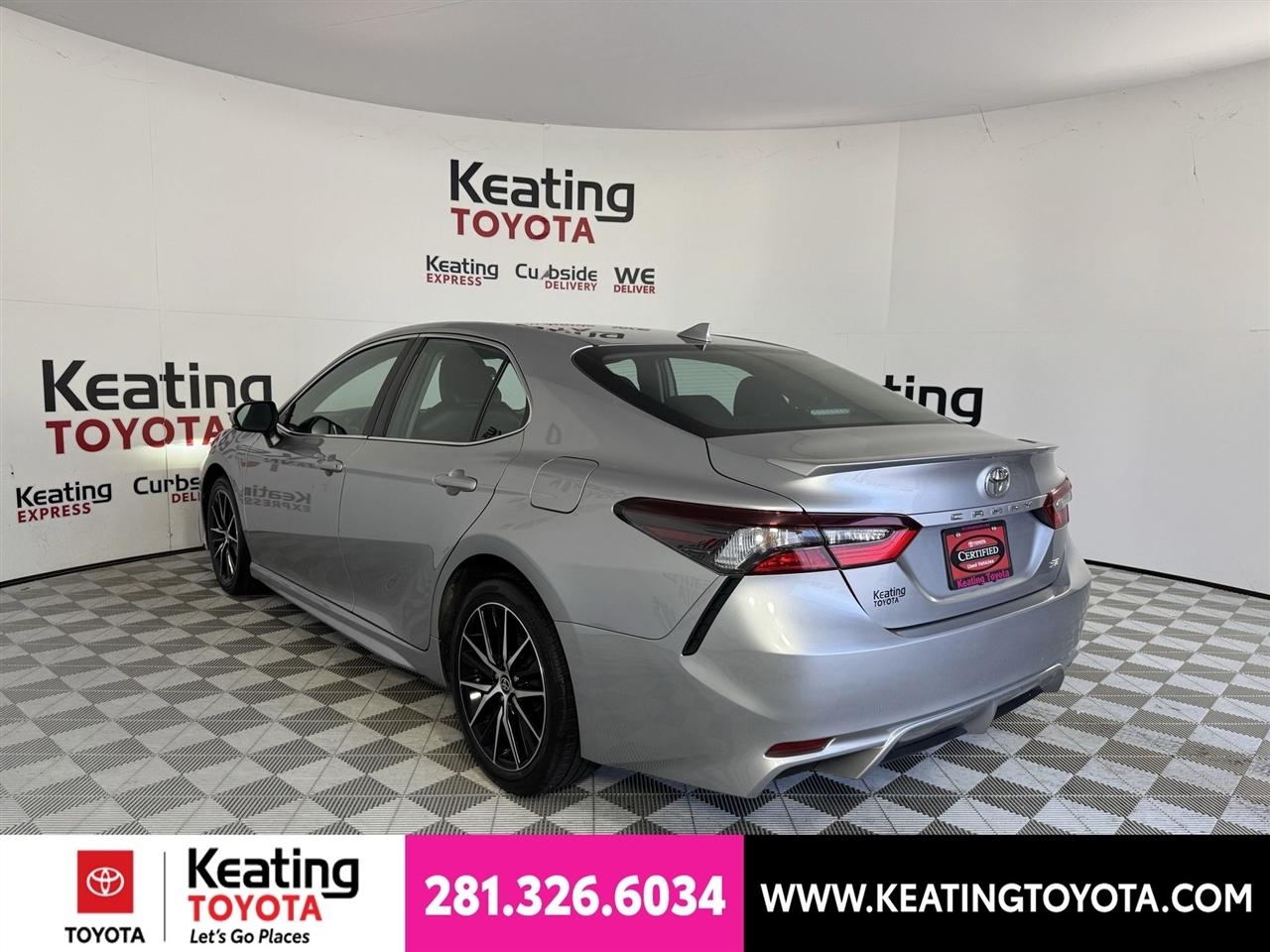 Toyota Camry SE 2024