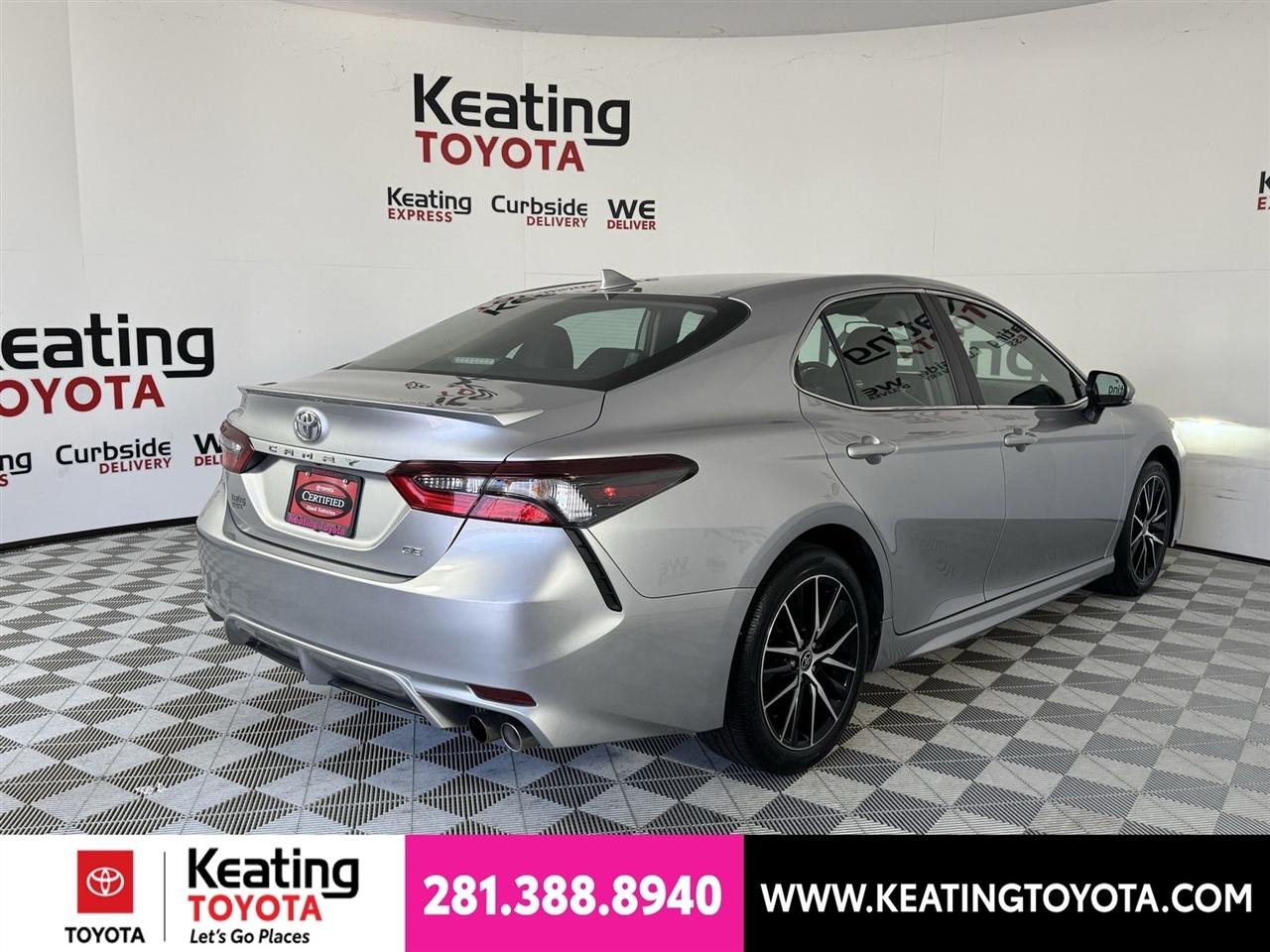 Toyota Camry SE 2024