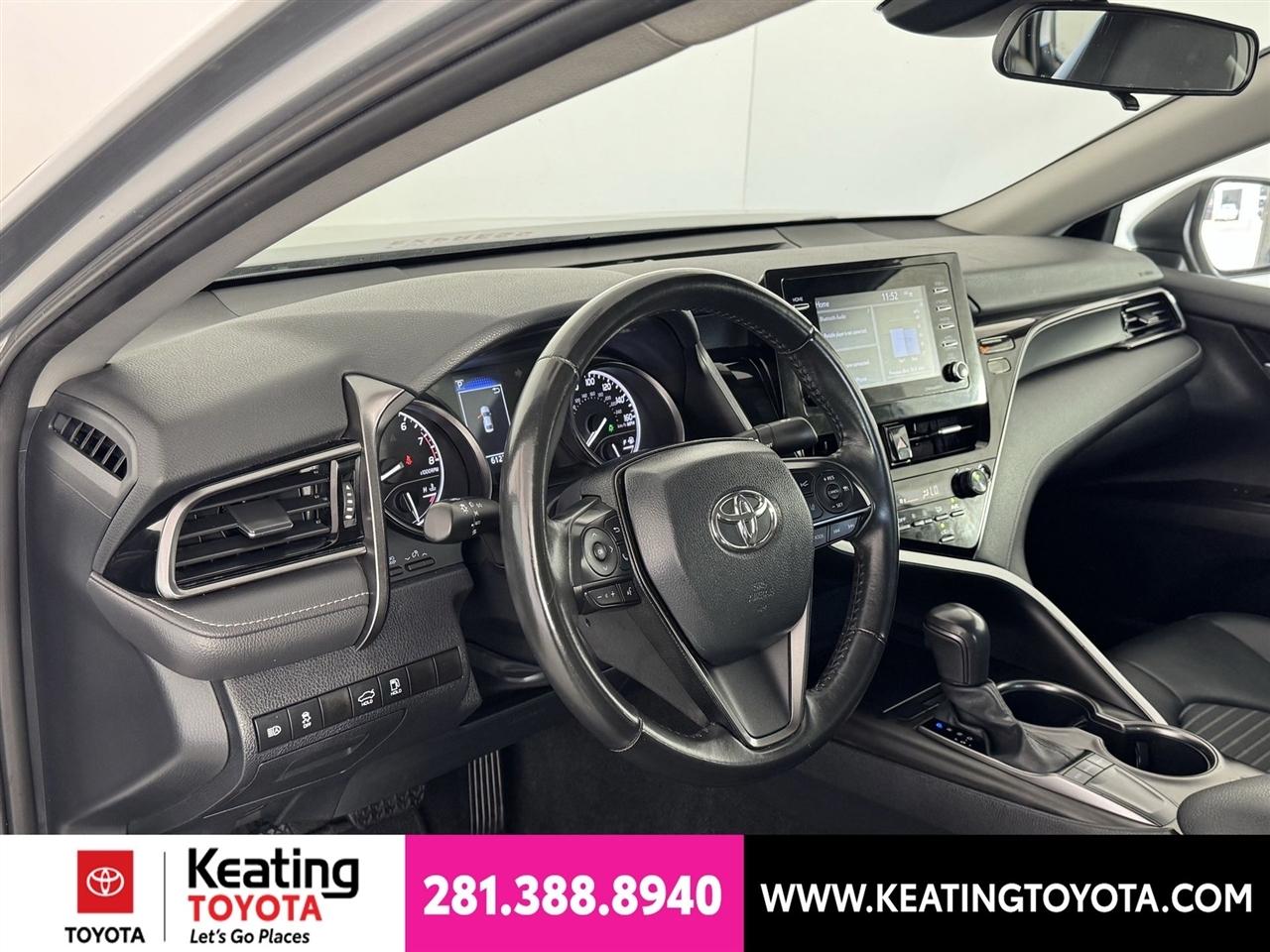 Toyota Camry SE 2024