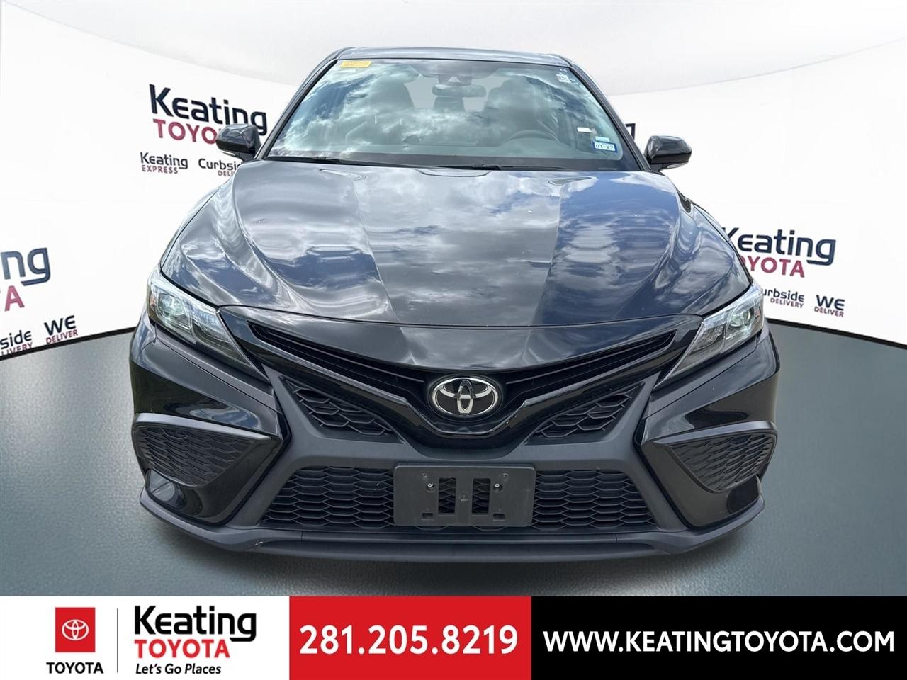 Toyota Camry SE 2024