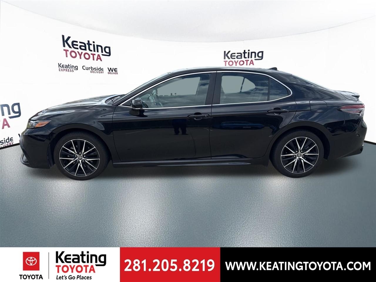 Toyota Camry SE 2024