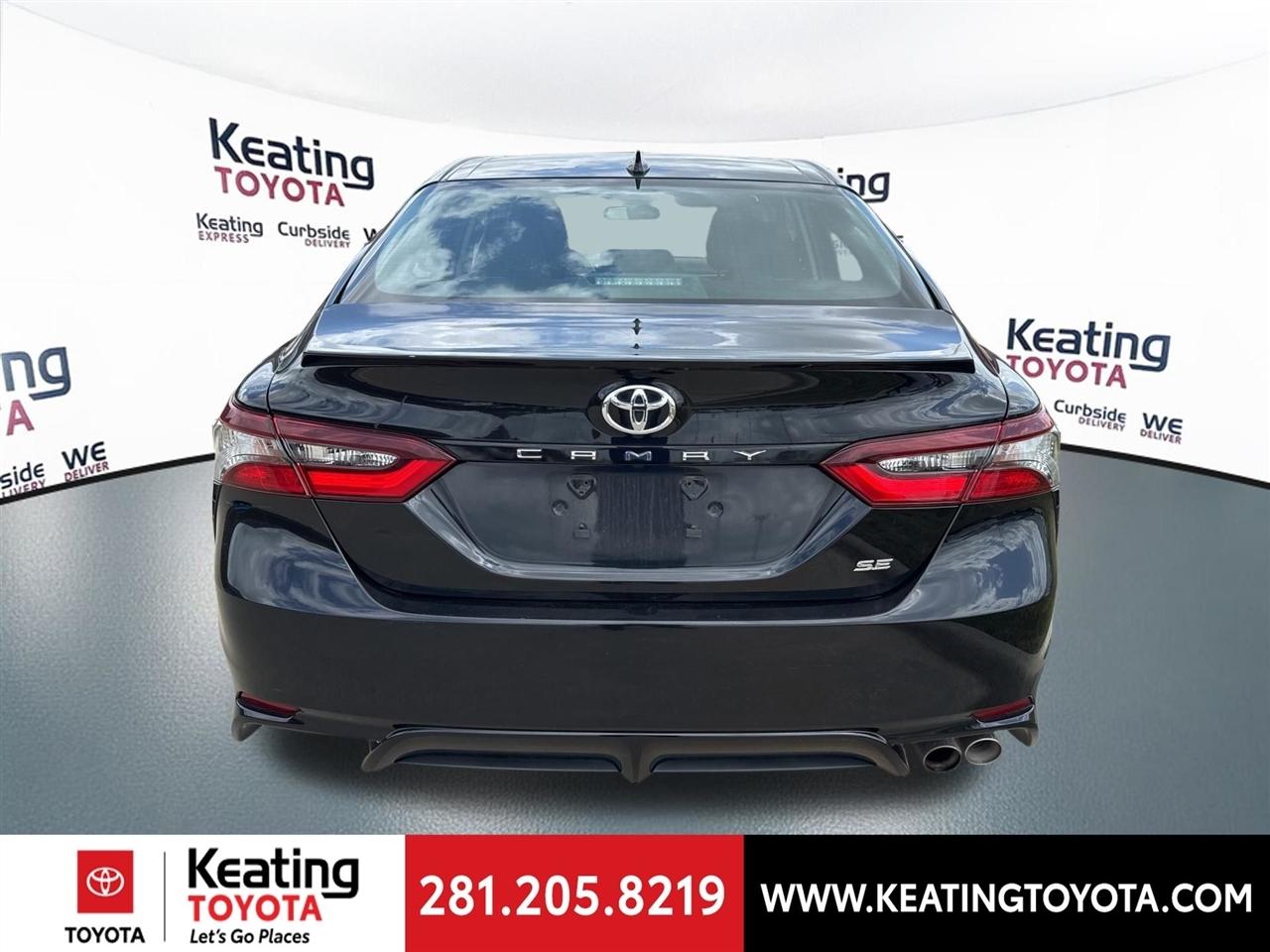 Toyota Camry SE 2024