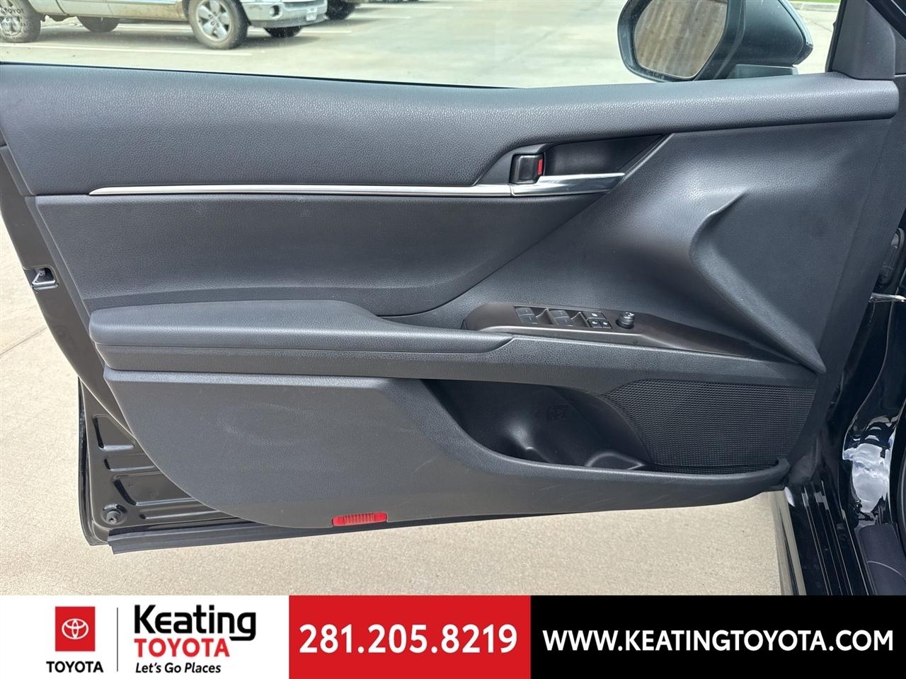 Toyota Camry SE 2024