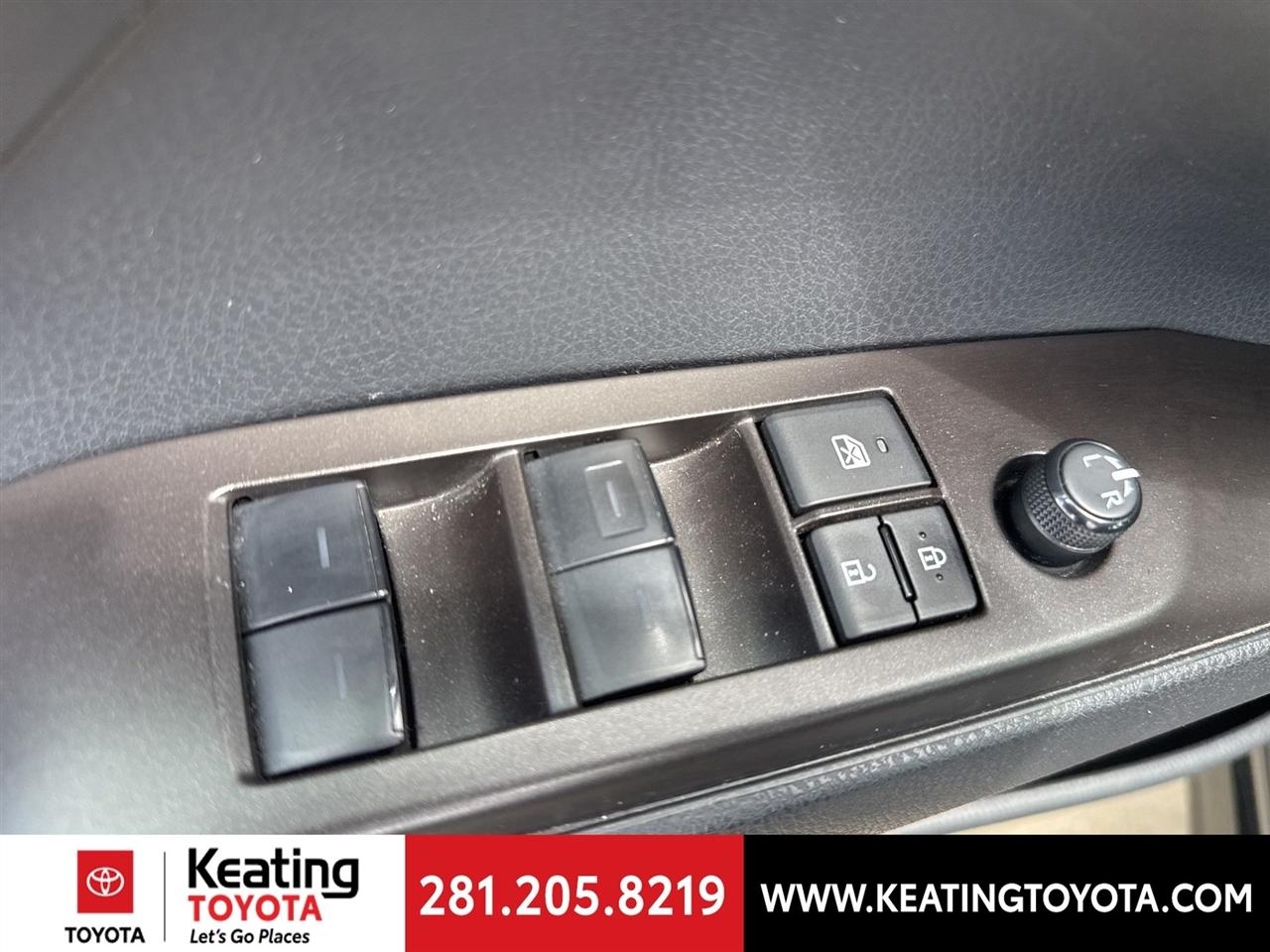 Toyota Camry SE 2024