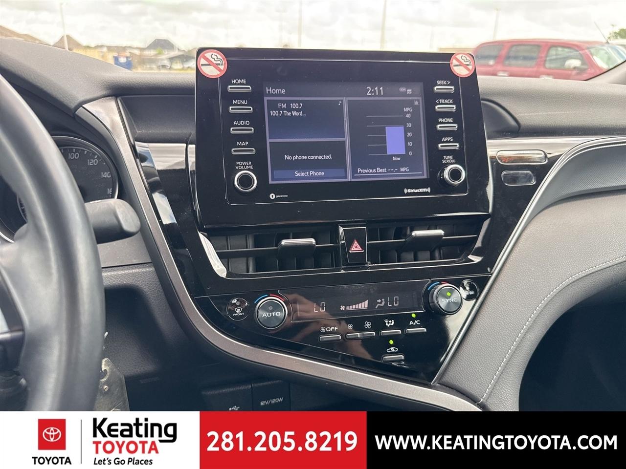 Toyota Camry SE 2024