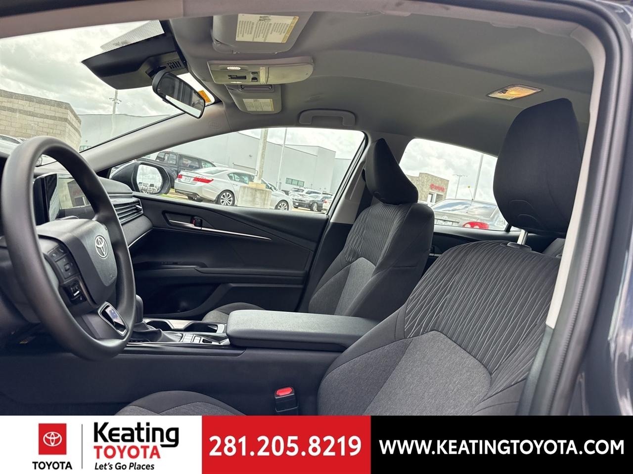 Toyota Camry Hybrid XLE 2026