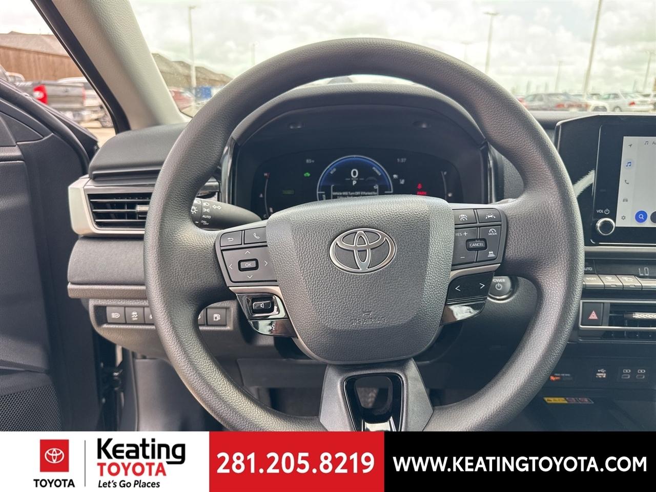 Toyota Camry Hybrid XLE 2026