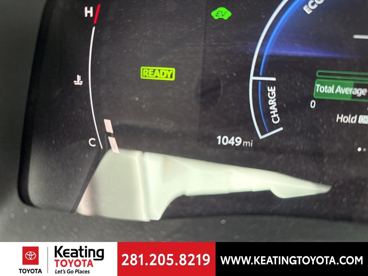 Toyota Camry Hybrid XLE 2026