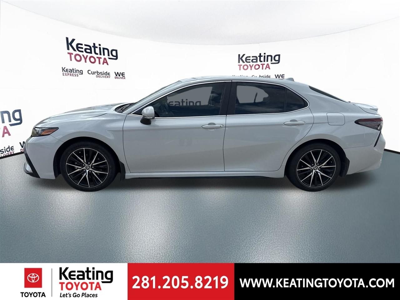 Toyota Camry SE 2024