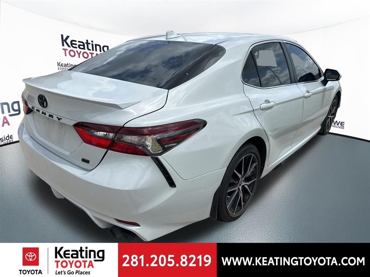 Toyota Camry SE 2024