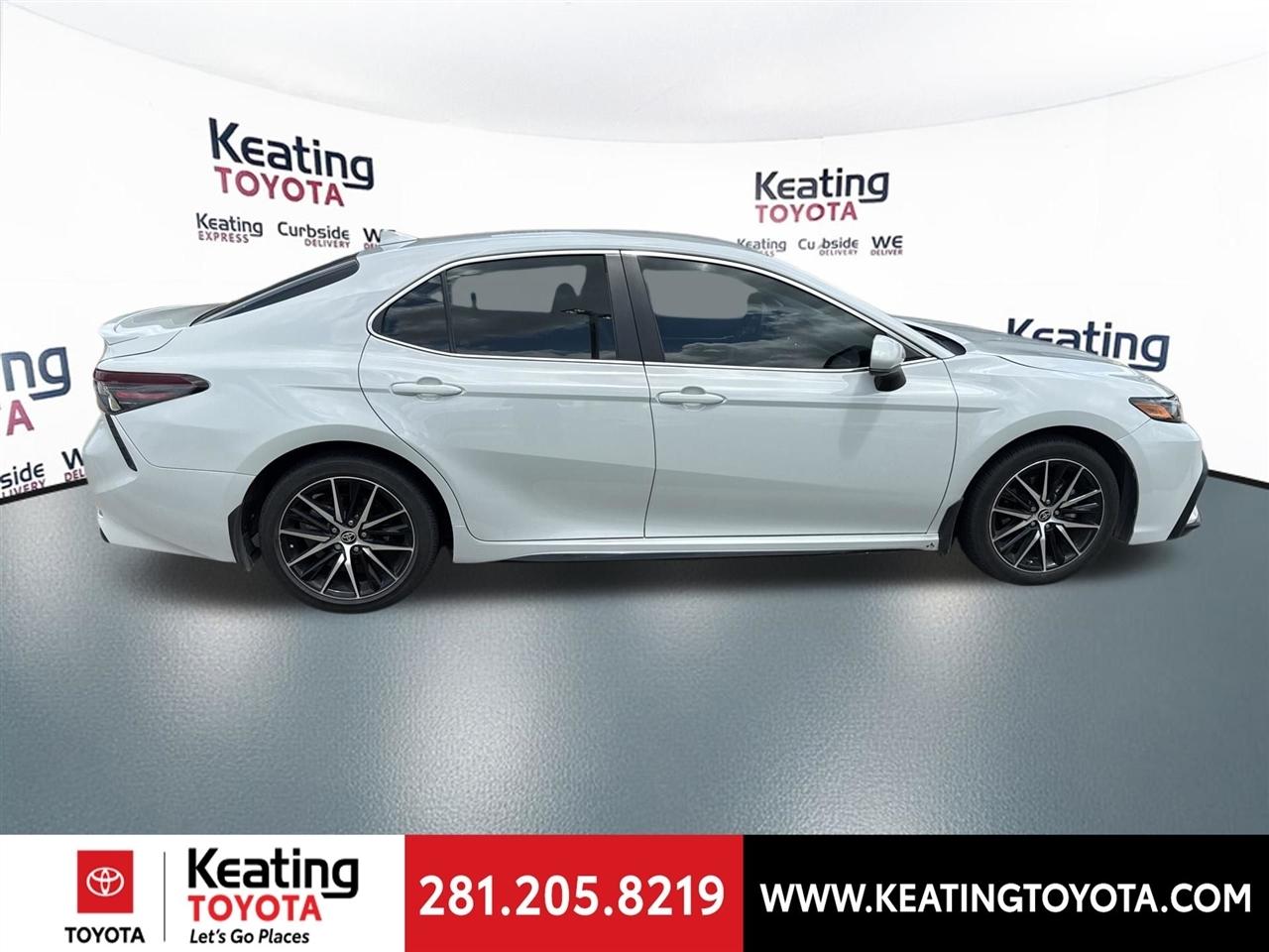 Toyota Camry SE 2024