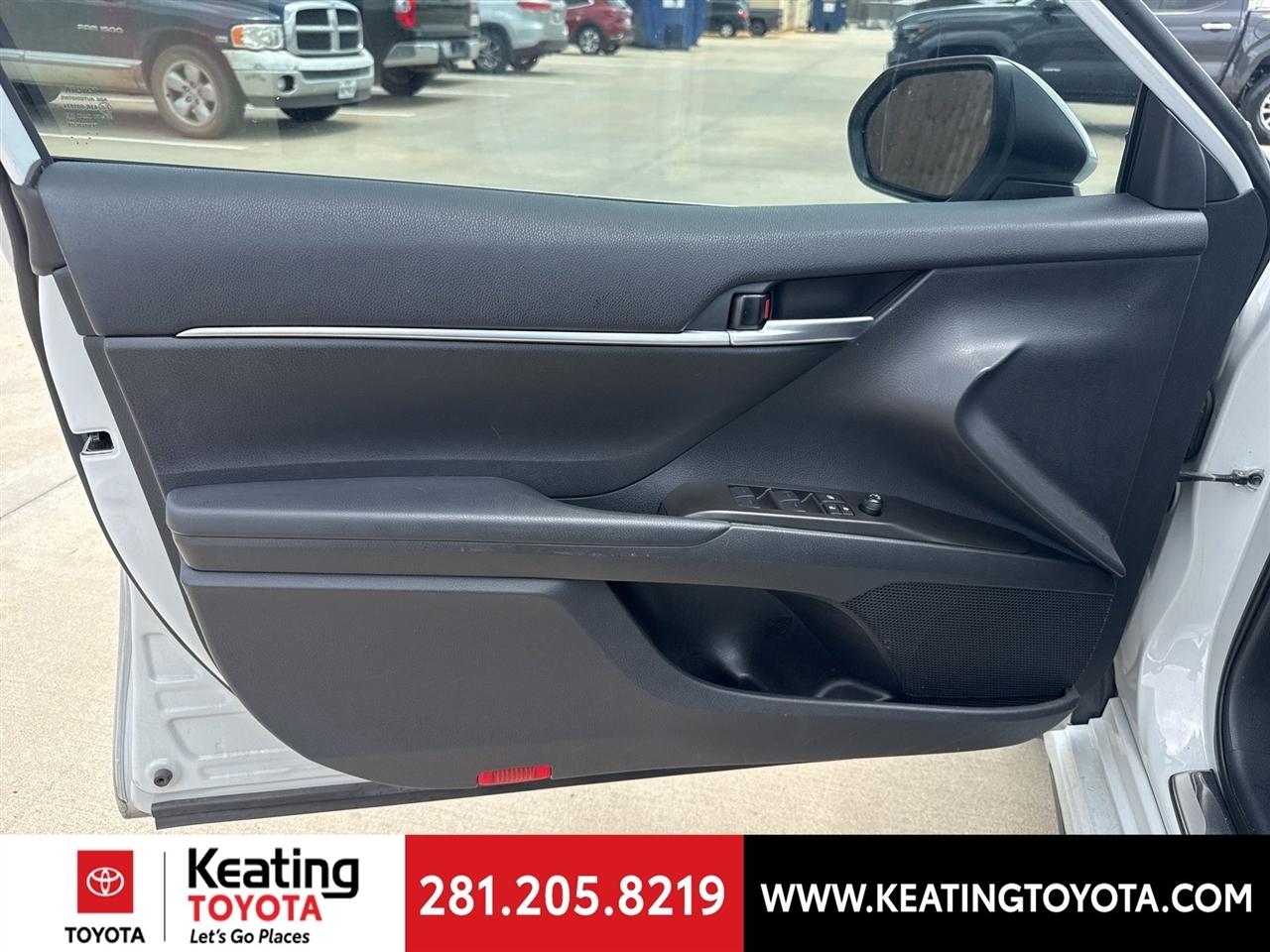 Toyota Camry SE 2024