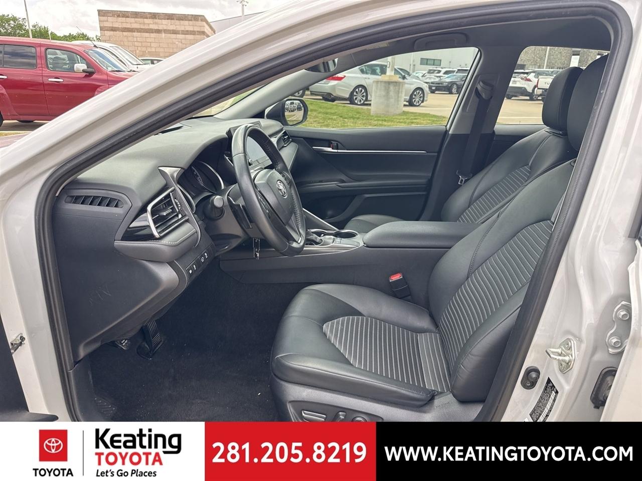 Toyota Camry SE 2024