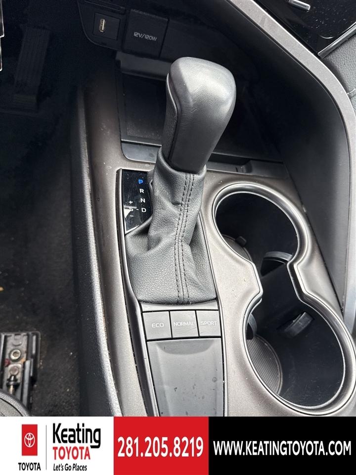 Toyota Camry SE 2024