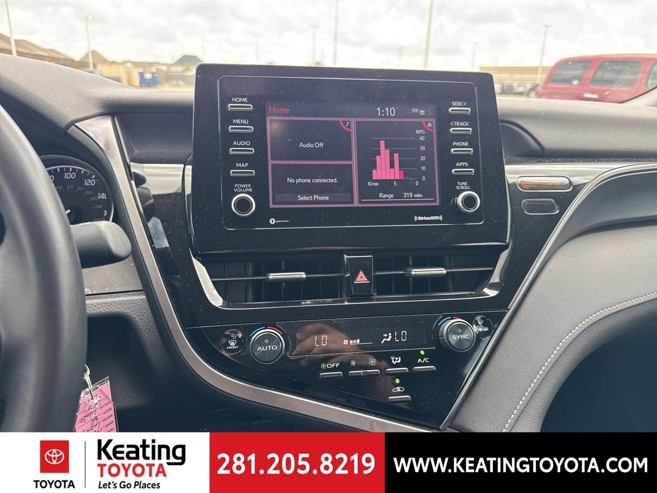 Toyota Camry SE 2024