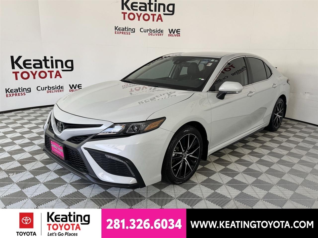 Toyota Camry SE 2024