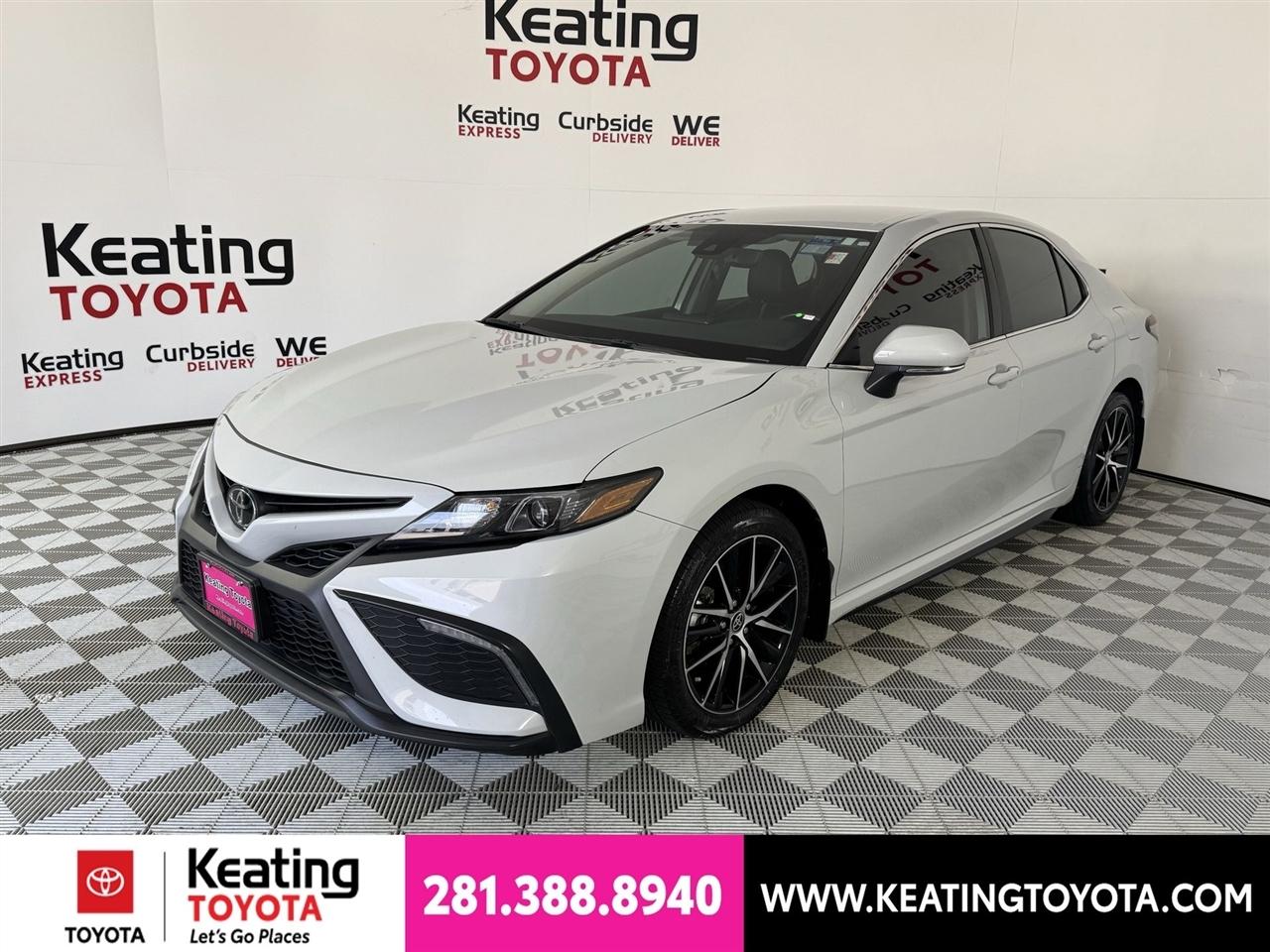 Toyota Camry SE 2024