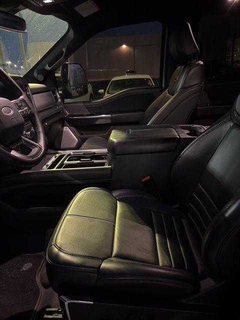 Ford F-250 SD Platinum Crew Cab 4WD 2025