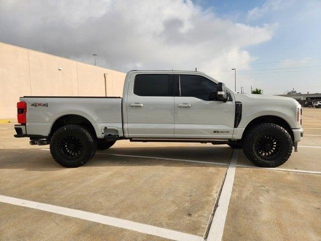 Ford F-250 SD Platinum Crew Cab 4WD 2025