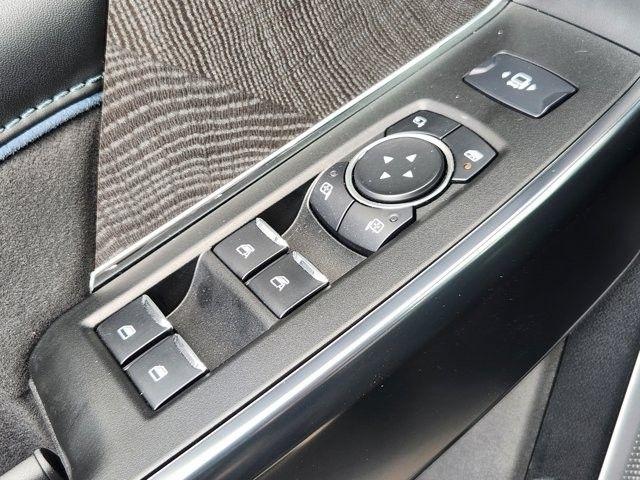 Ford F-250 SD Platinum Crew Cab 4WD 2025