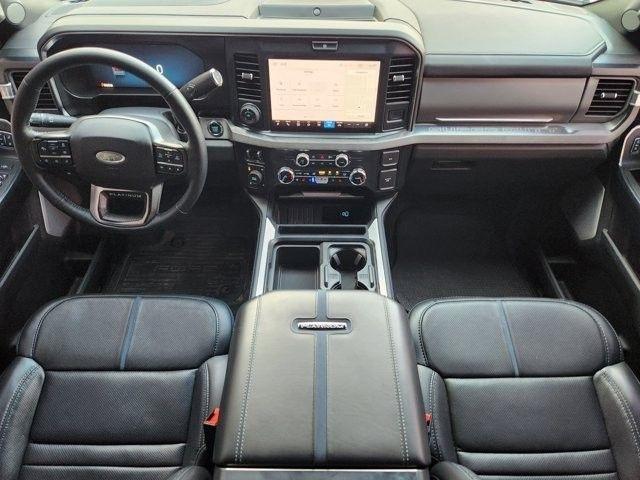 Ford F-250 SD Platinum Crew Cab 4WD 2025