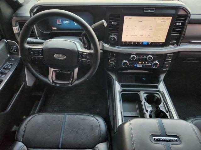 Ford F-250 SD Platinum Crew Cab 4WD 2025