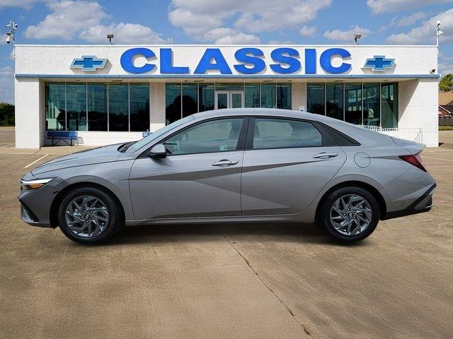 Hyundai Elantra SEL 2024