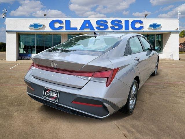 Hyundai Elantra SEL 2024