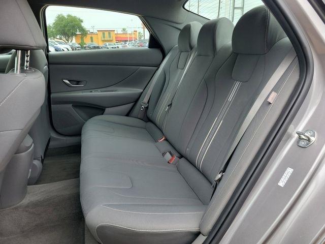 Hyundai Elantra SEL 2024