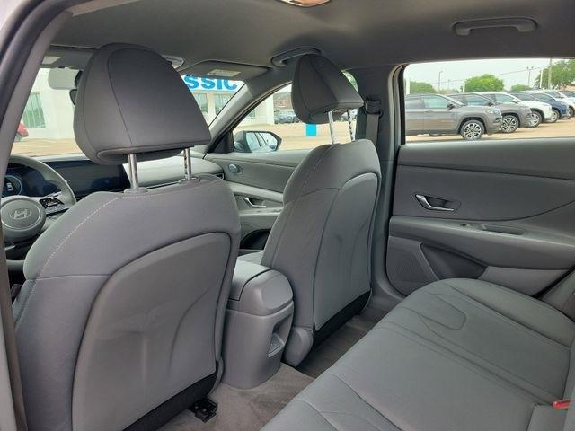 Hyundai Elantra SEL 2024
